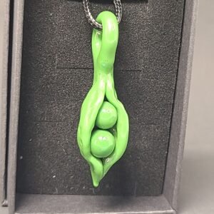 2 Peas In a Pod 🫛 Pendant